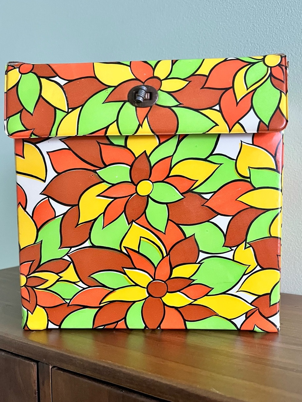 Groovy Record Carrying Case in Mod Orange Green Yellow